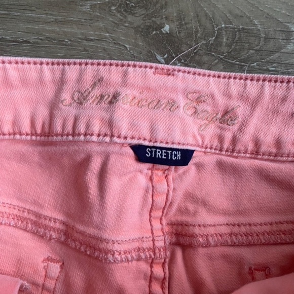 American Eagle jean shorts size 6 peachy pink stretch - Picture 3 of 4